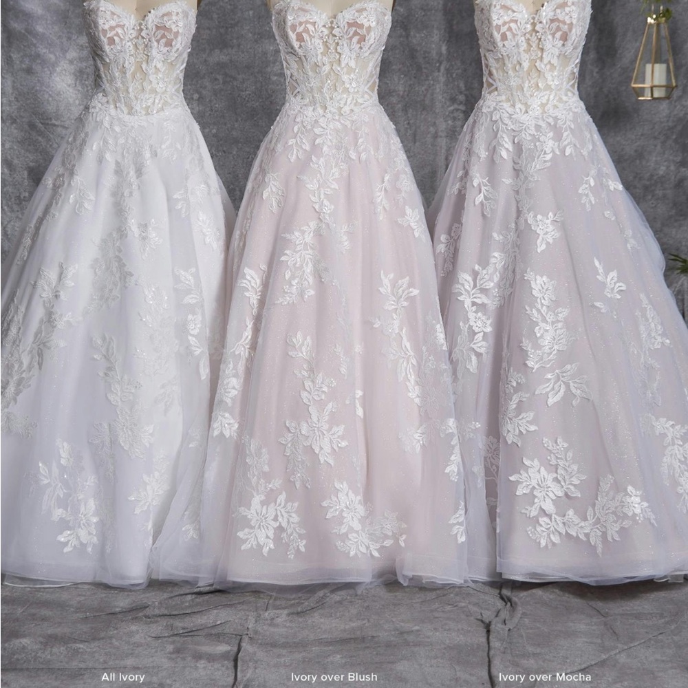 Maggie Sottero Cream Lace Wedding Dress - Picture 5 of 5